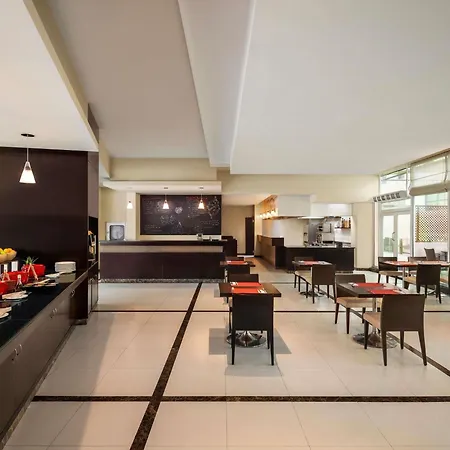 Ibis Muscat-3